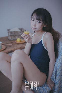 美女扒开粉嫩尿口